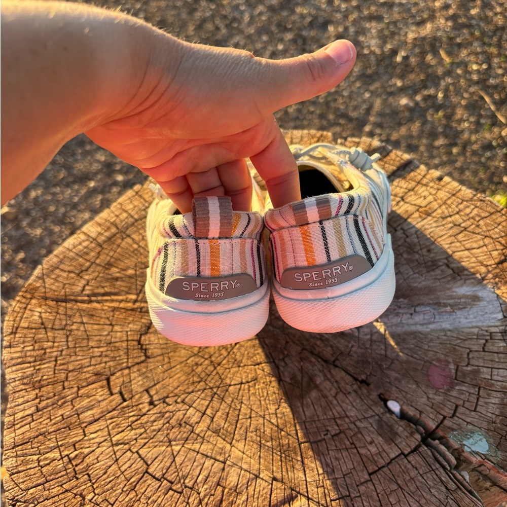 Sperry - Picture 6 of 6